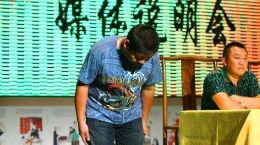 公共场合打人还很嚣张的明星：周杰李亚鹏一个都逃不了，而他轰动了娱乐圈